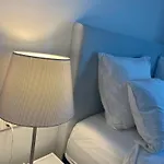 شقة Tara
