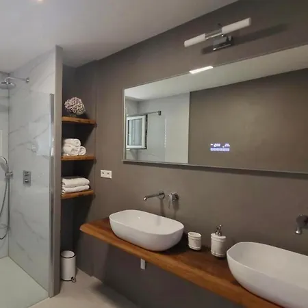 Tara Apartment *